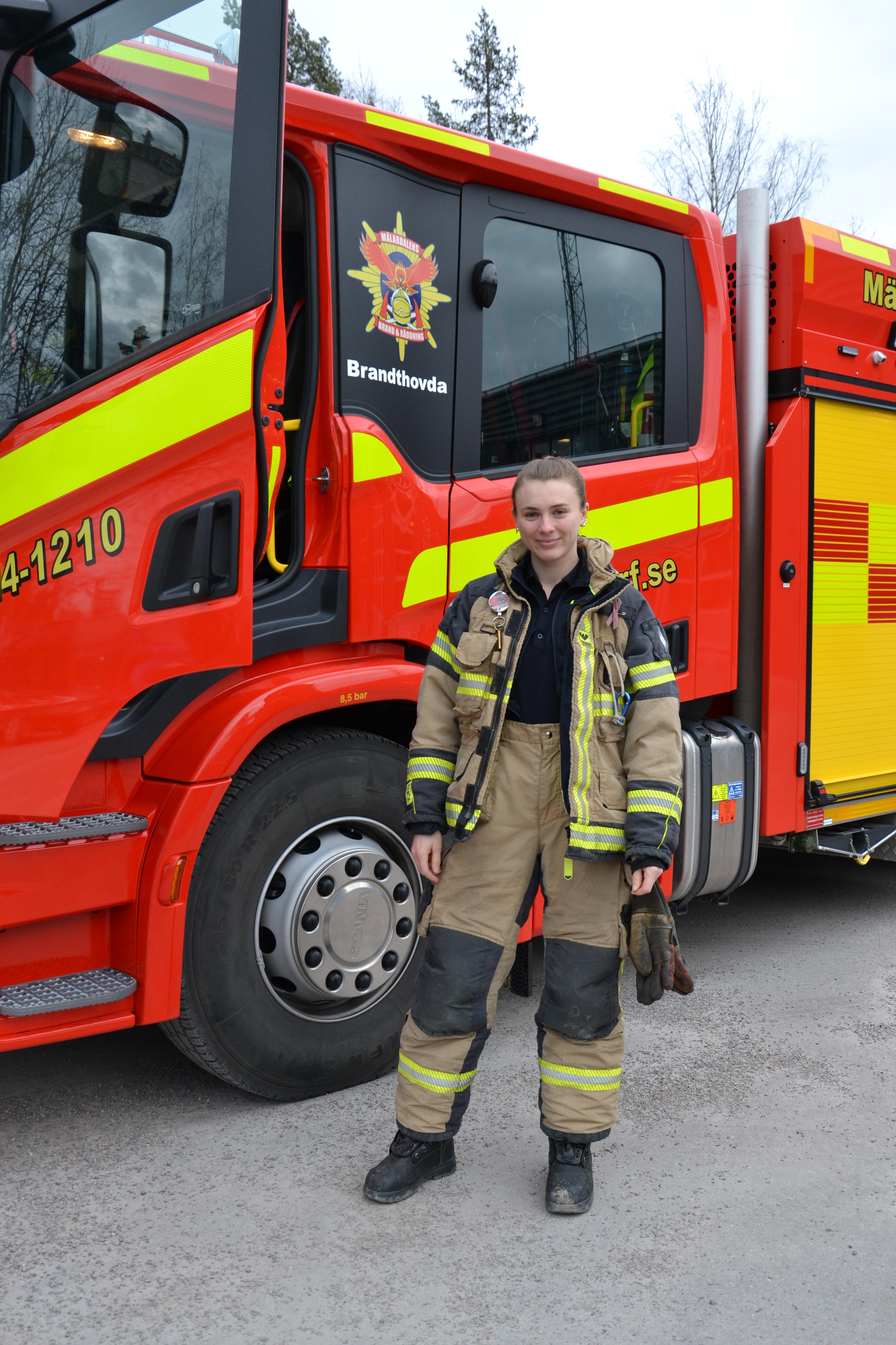 Bild på en brandman från Räddningstjänsten Mälardalen. Foto taget av Helena Andersson.